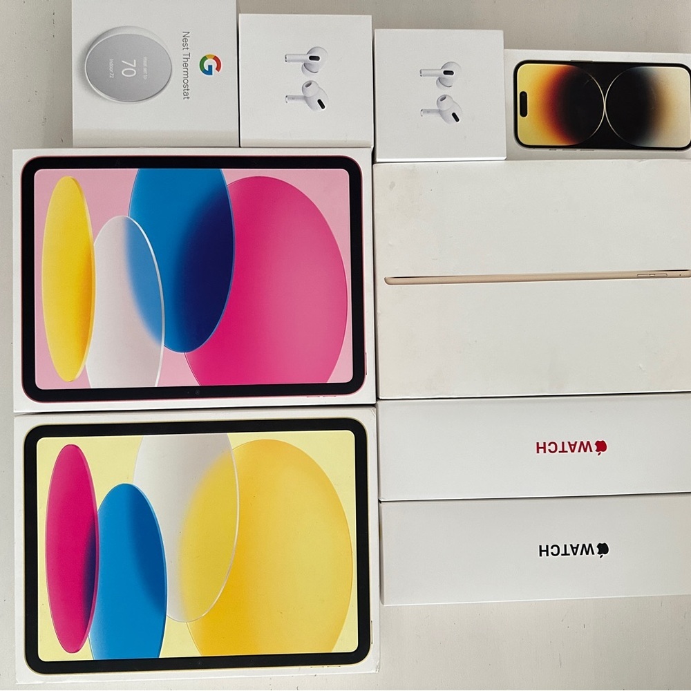 Apple iPad with Vibrant Display empty boxes